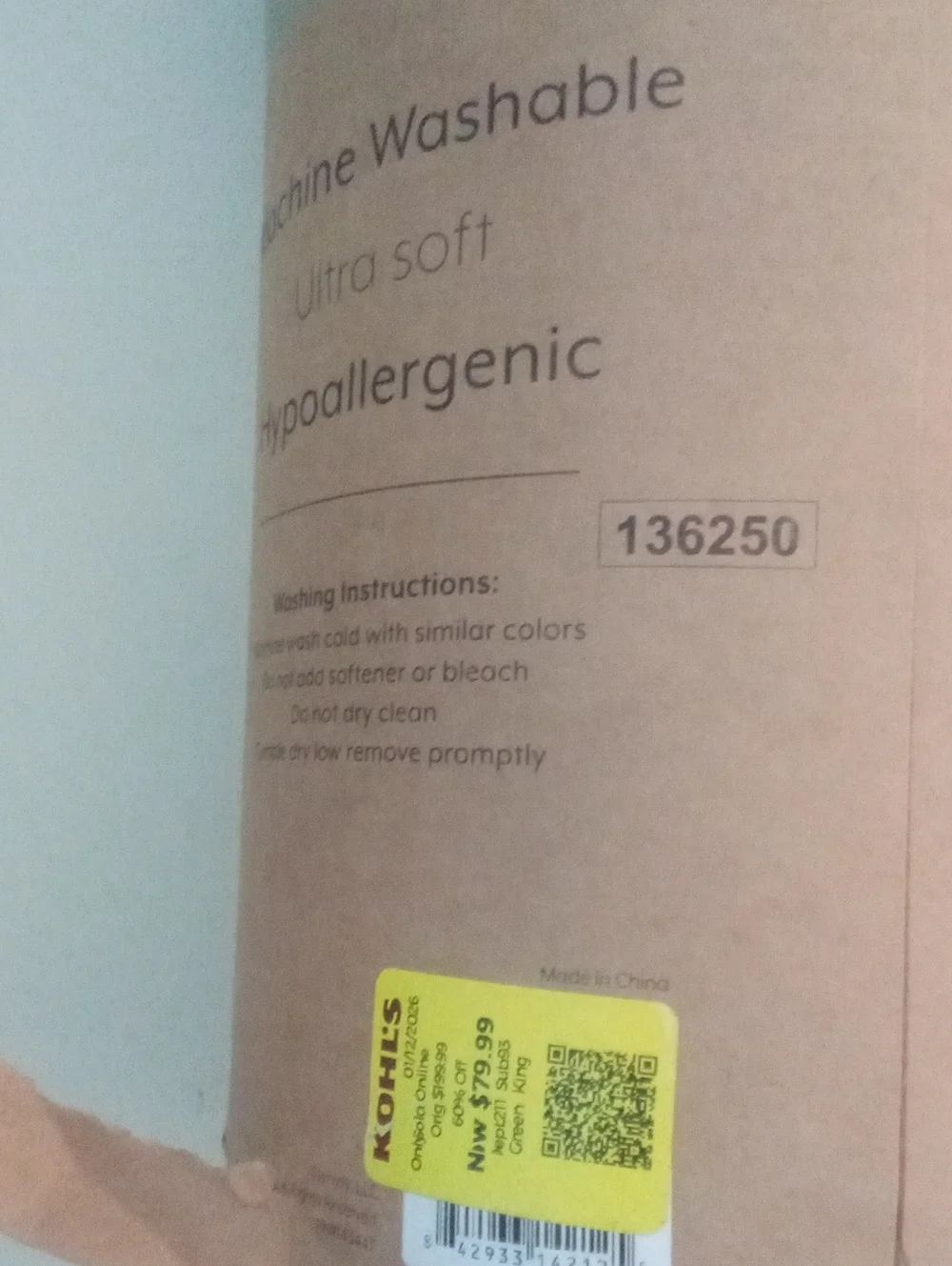 King/ Cali King Reversible Down Alternative Comforter Set  NWT $199.9 Sage Green